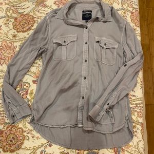 American Eagle gray button down flannel top